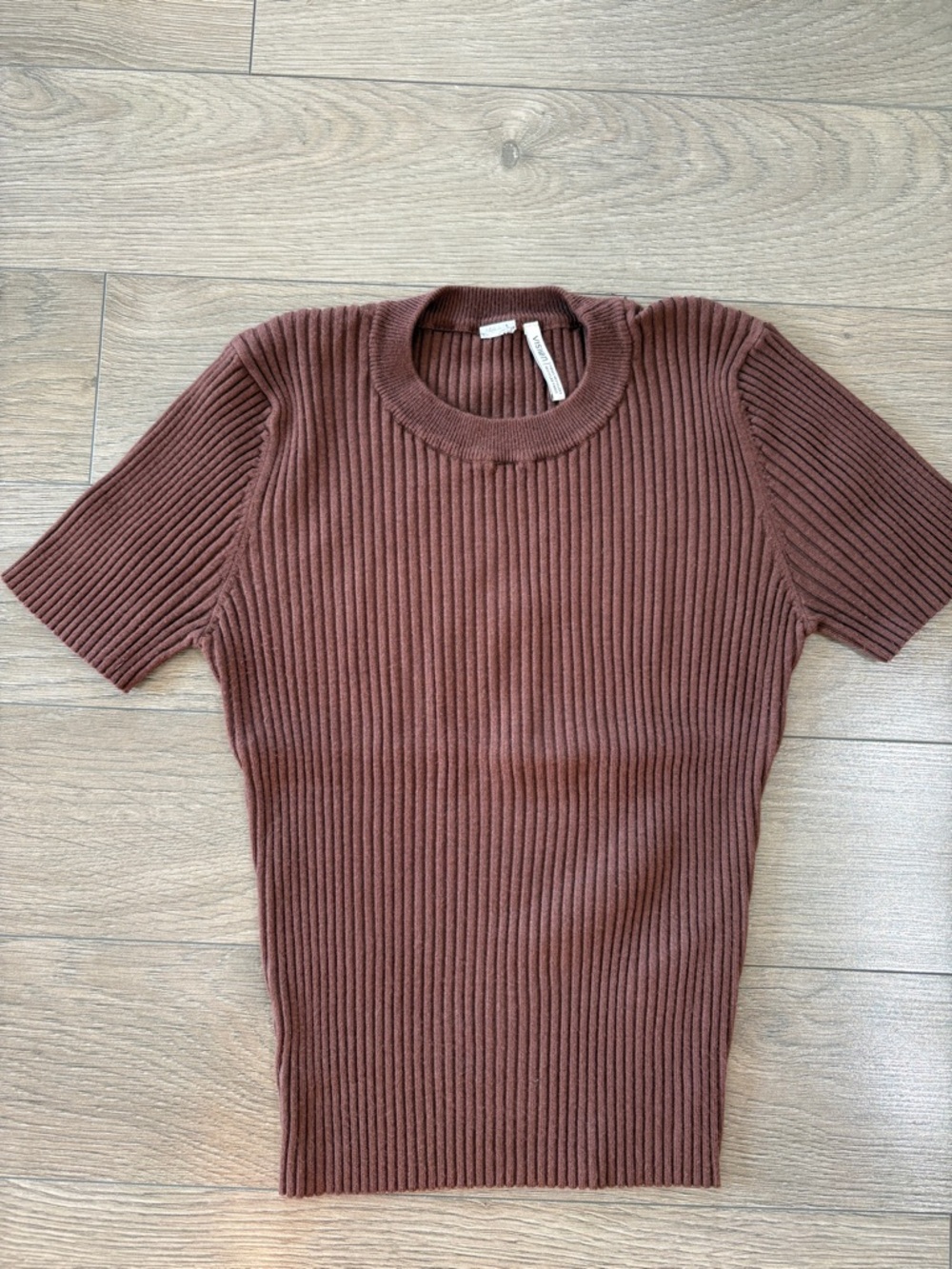 Ribbed Short Sleeve Knit Top in Chocolate Brown